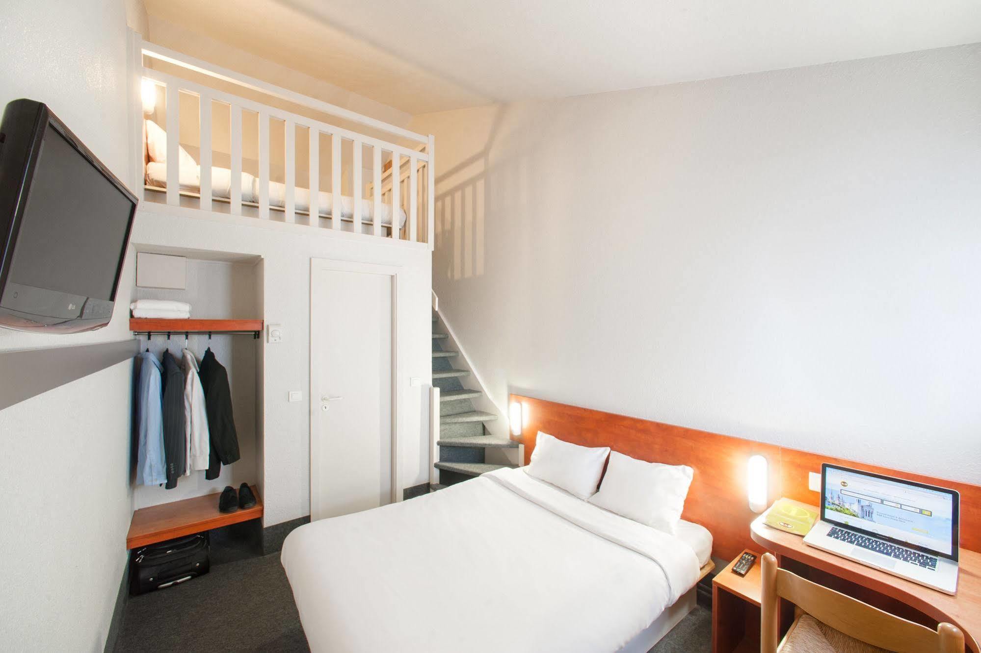 Kyriad Direct Poitiers - Gare Du Futuroscope Chasseneuil-du-Poitou Ngoại thất bức ảnh