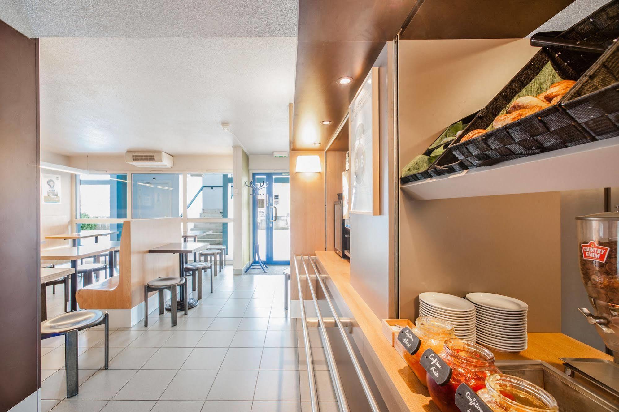 Kyriad Direct Poitiers - Gare Du Futuroscope Chasseneuil-du-Poitou Ngoại thất bức ảnh